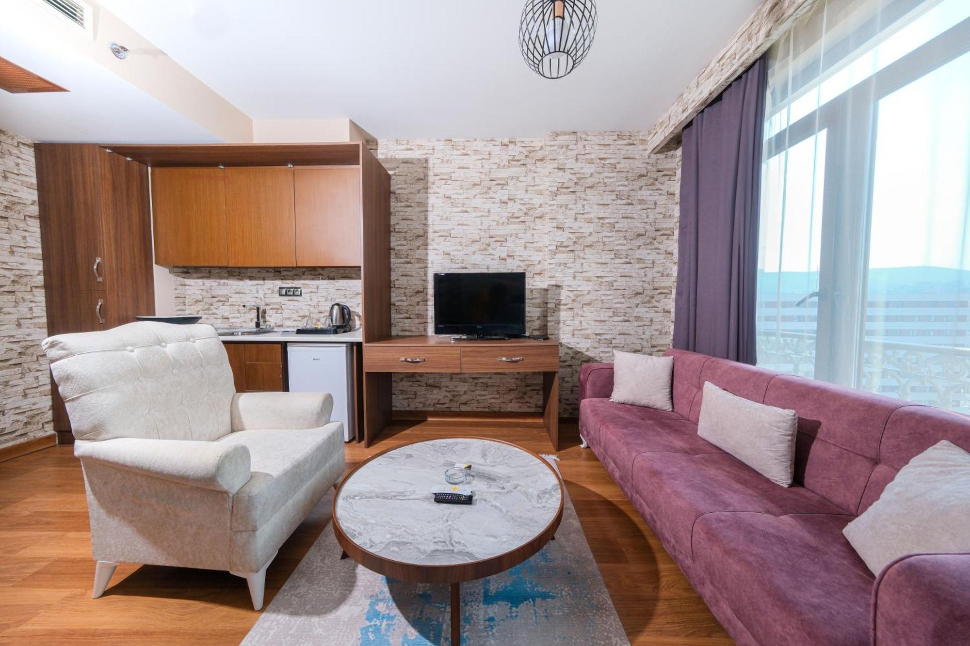 Istanbul Houses Sabiha Goekcen Airport — Photos 1